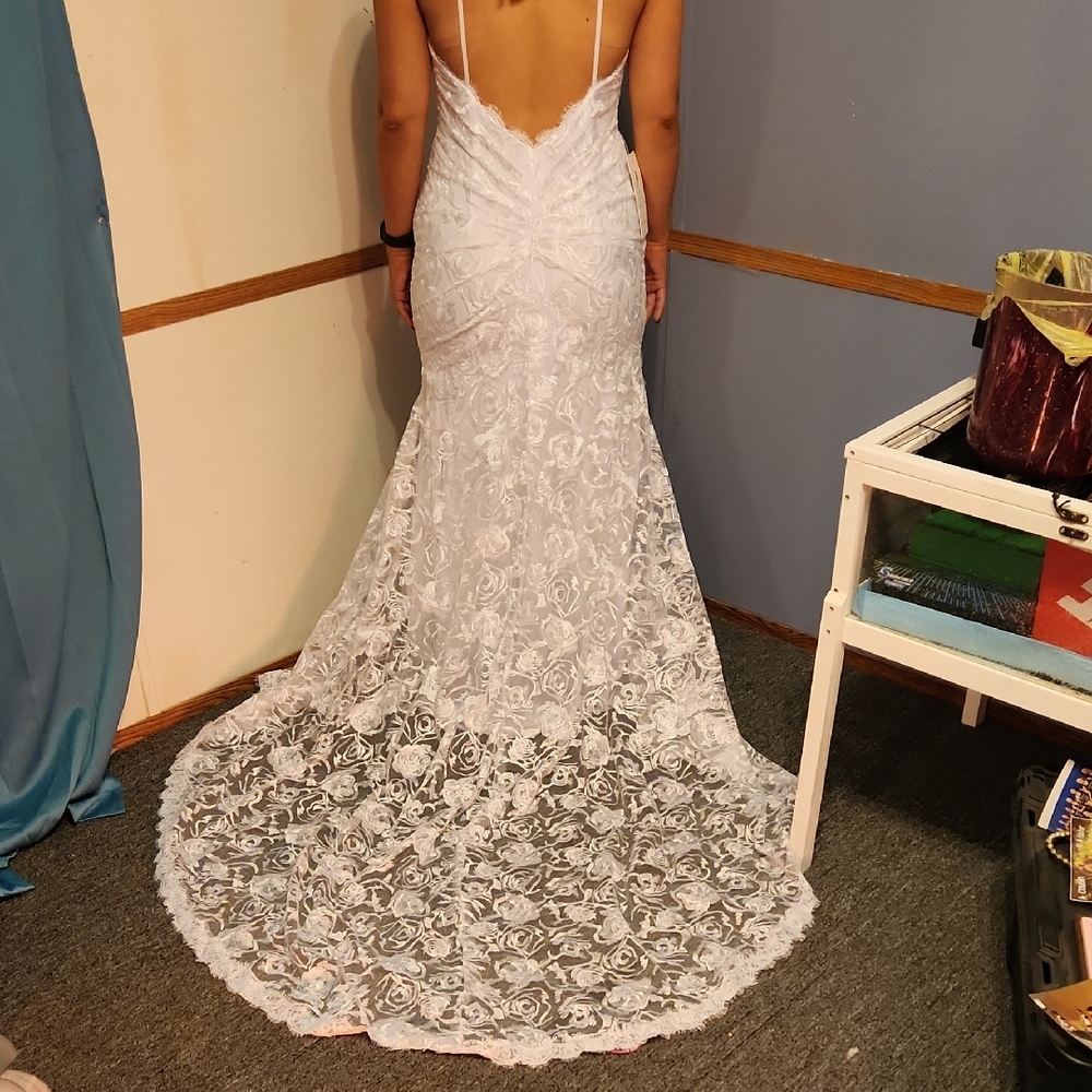 Wear You Love Elegant White Lace Wedding Dress